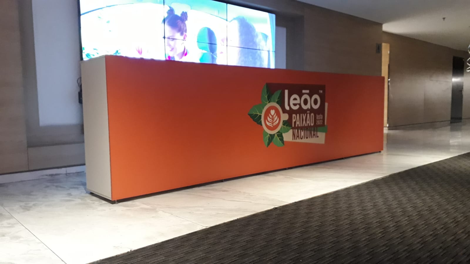 2 - ADESIVACAO DE BALCAO PARA EVENTO