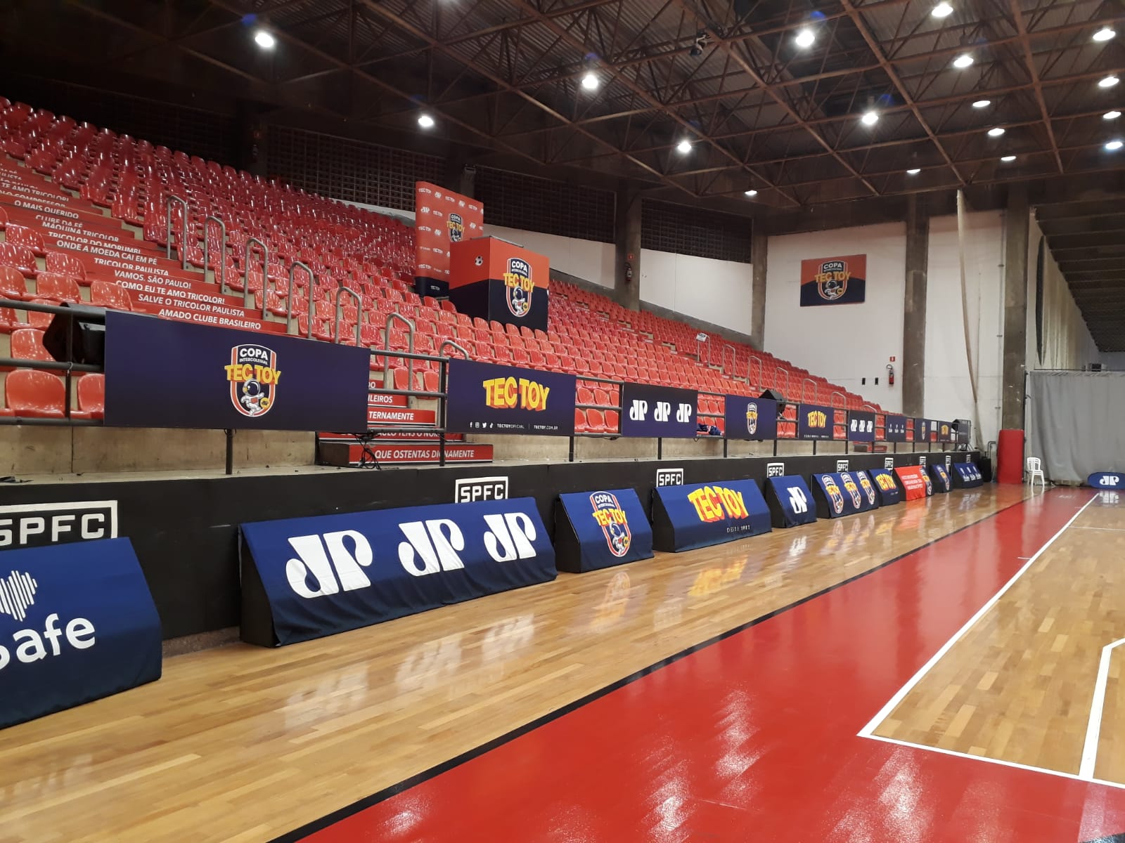 8 - DECORACAO PARA EVENTO TEC TOY